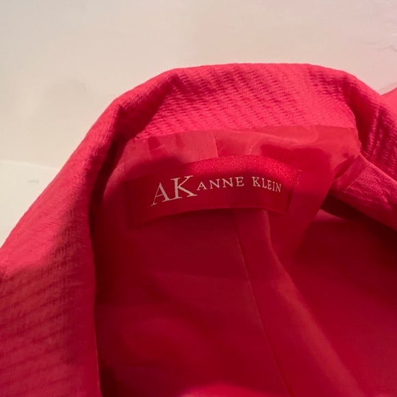 Shocking Pink vintage  suit with padded shoulders - Picture 11 of 13